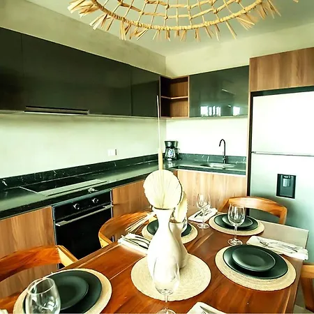 Paramar Black Luxury Aldea Zama *