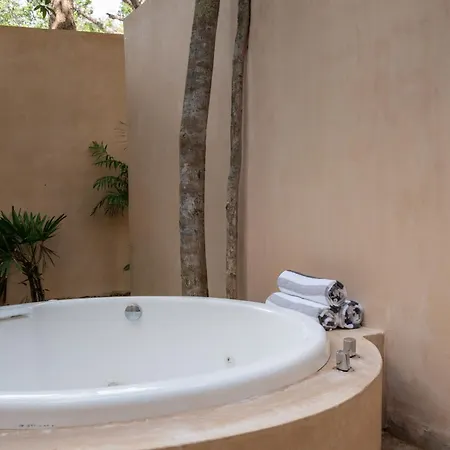 Apartment Escape To Nature, Pool, Jacuzzi, Gym & Yoga Space *