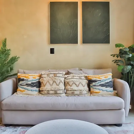 Apartment Quiet 4br Townhouse With Private Pool, Roof, Patio *
