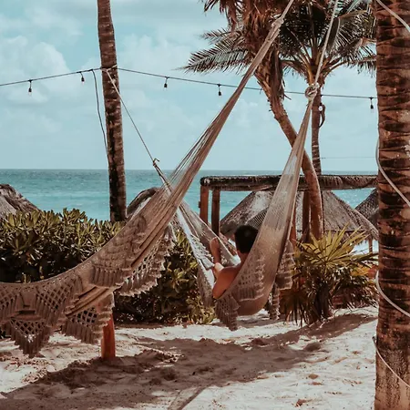 Hotel Niken Beachfront