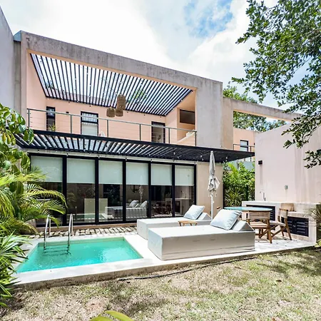 Paradise Awaits @ Tao Edena 32