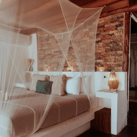 Niken Beachfront Hotel