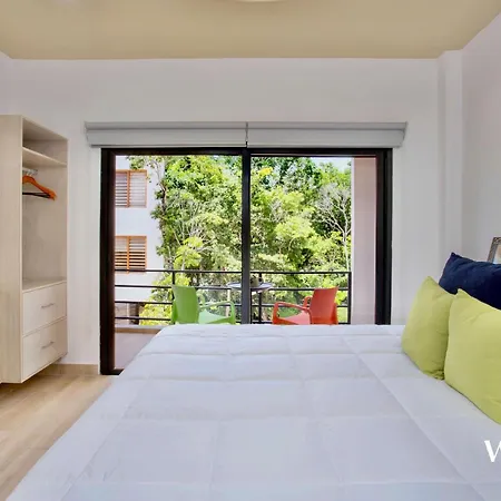 4 Bedroom Spacious Exclusive Townhouse With Private Rooftop And Pool Navio By Waves *
