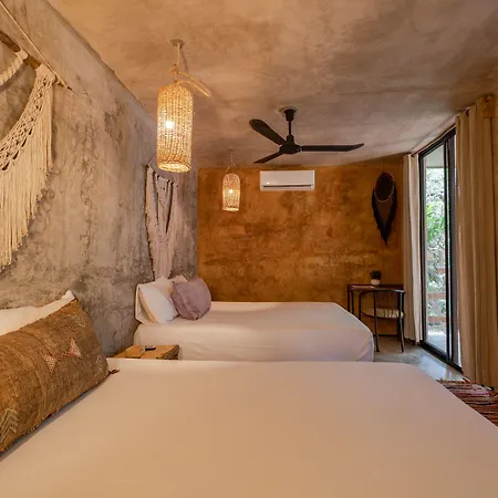 Hotel Casa Coyote 3*