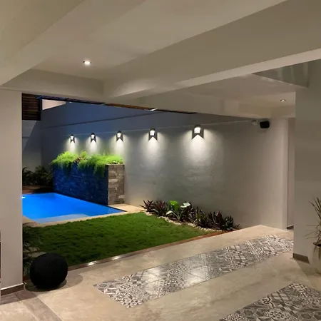Muyu Hotel 2*