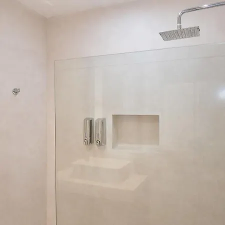 Hotel King Studio En Coba Pool, Gym & Garden *