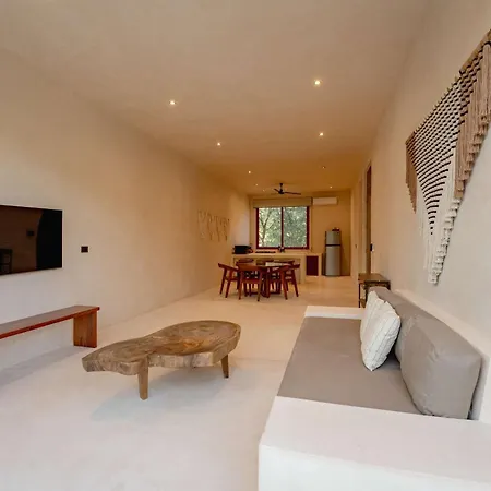 Apartamento Luxury 2br Retreat With Private Rooftop - Holistika *