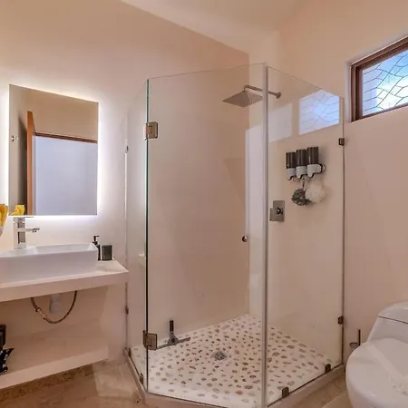 Modern With Pool Fast Wifi Perfect *