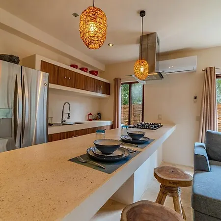 Modern With Pool Fast Wifi Perfect