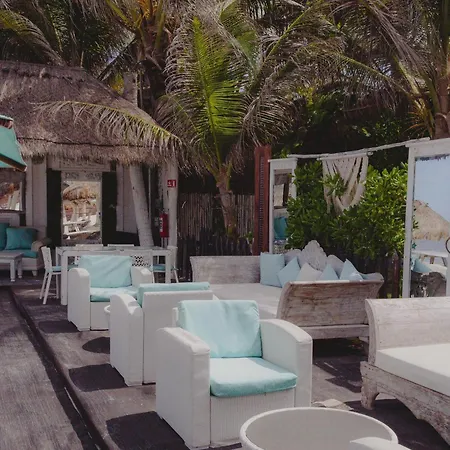 Estrellas - Located At The Party Zone Hotel Tulum