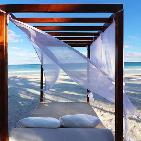 Amigos Boutique Hotel 4*