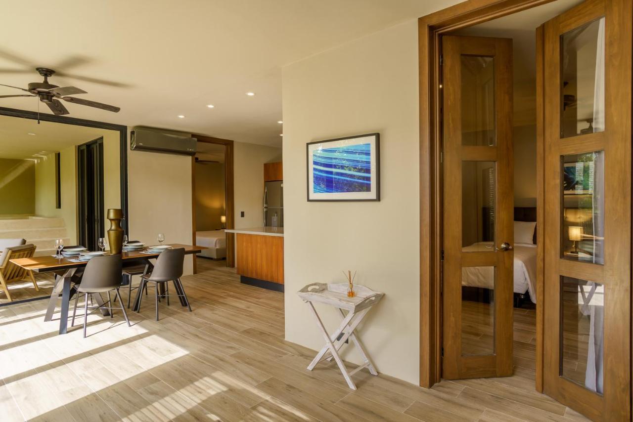 Private Plunge Pool, Art, Spa, Pool With Cabanas Apartment