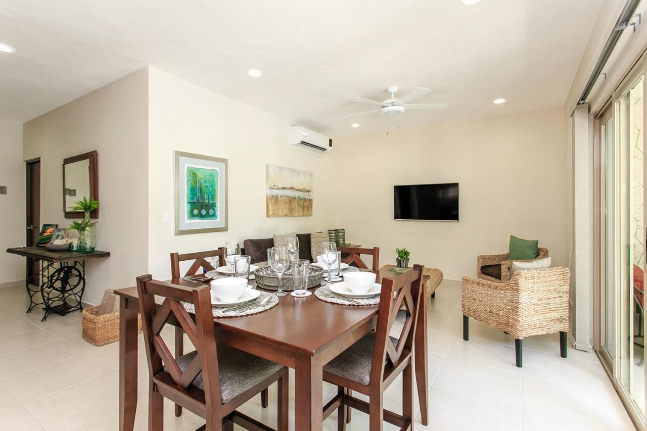 Complex With An Alluring Pool & Tropical Vibes By Stella Rentals! Apartment