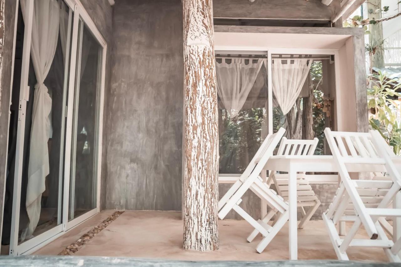 Hotel Lamar Front And Pool Tulum