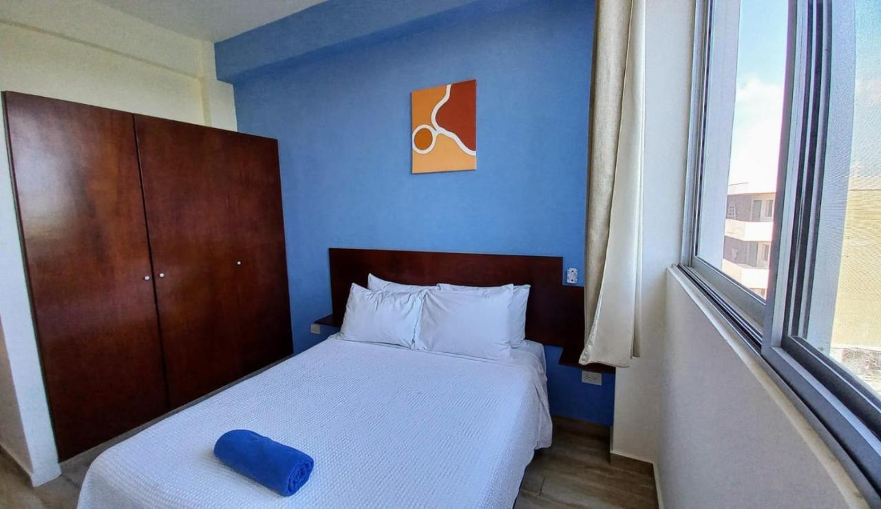 Cozy And Spacious By 10 Apartment