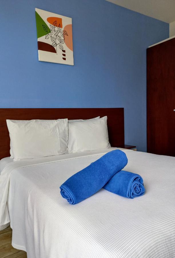 Cozy And Spacious By 10 *