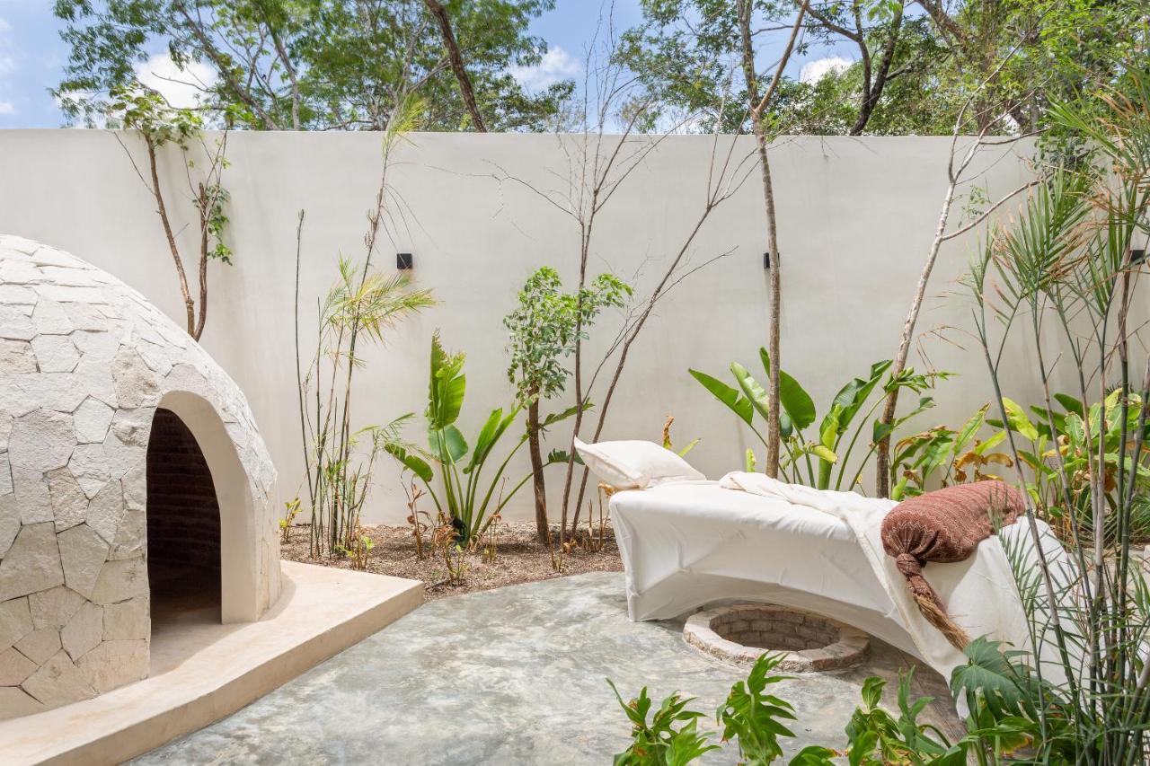 Jade Tulum