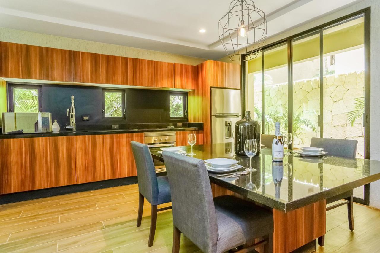 Apartment Private Plunge Pool, Art, Spa, Pool With Cabanas