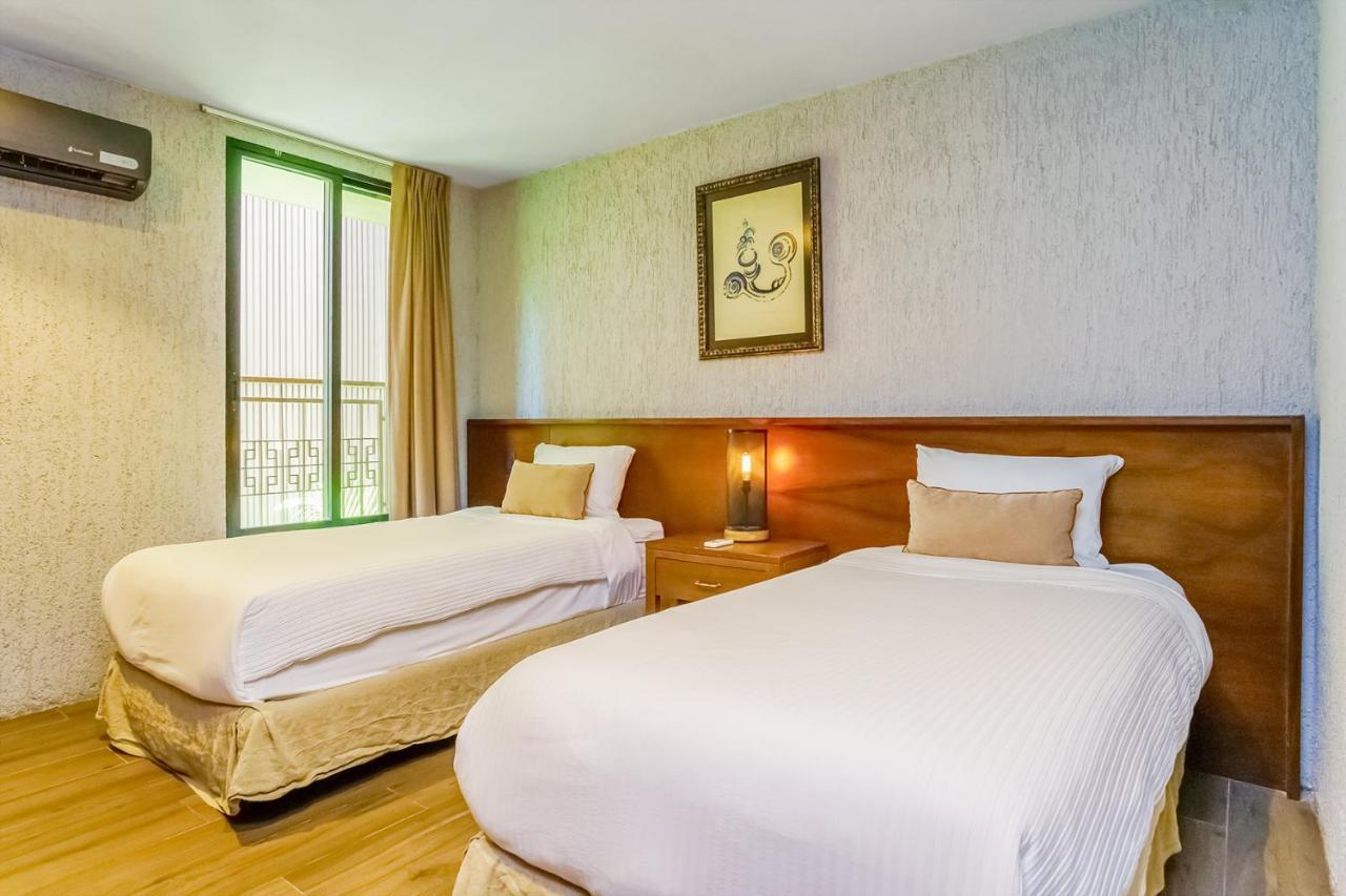 Private Plunge Pool, Art, Spa, Pool With Cabanas Apartment *