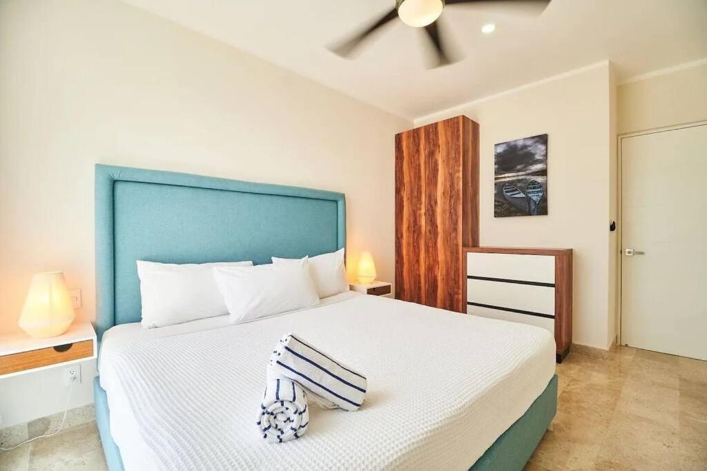 Apartment 2 Bedroom With Rooftop Pool And Gym *