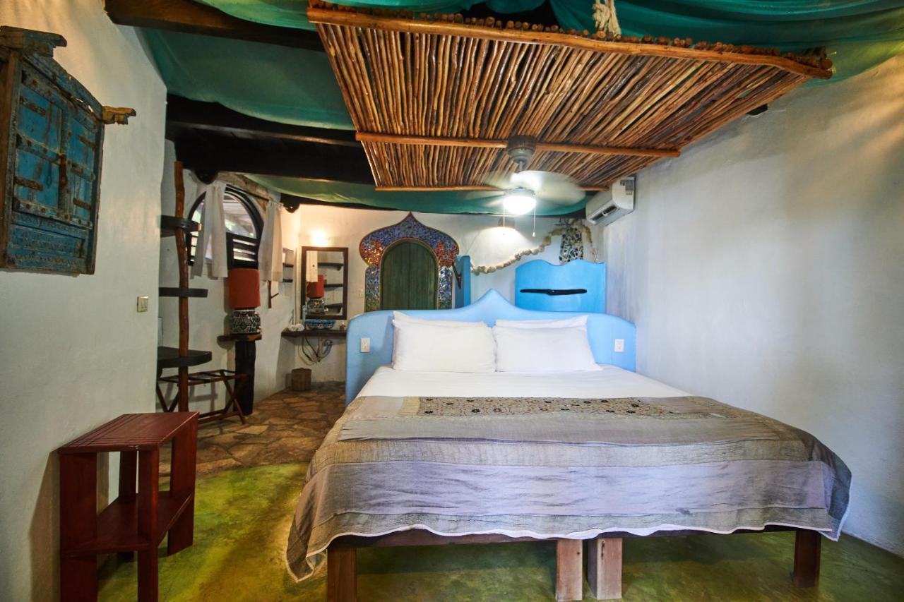 La Luna By Lockey Hotel *