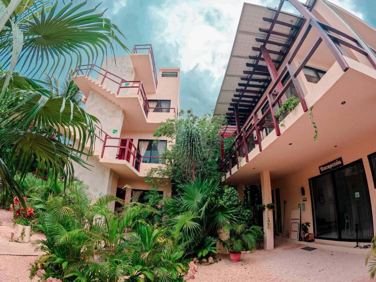 Aparthotel Naats Amigos 3*