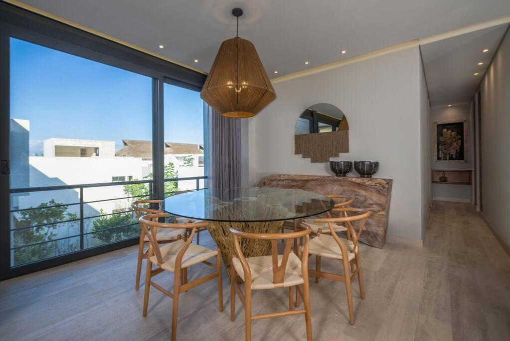 Beyond Amazing 3bd 2br/ Balcony