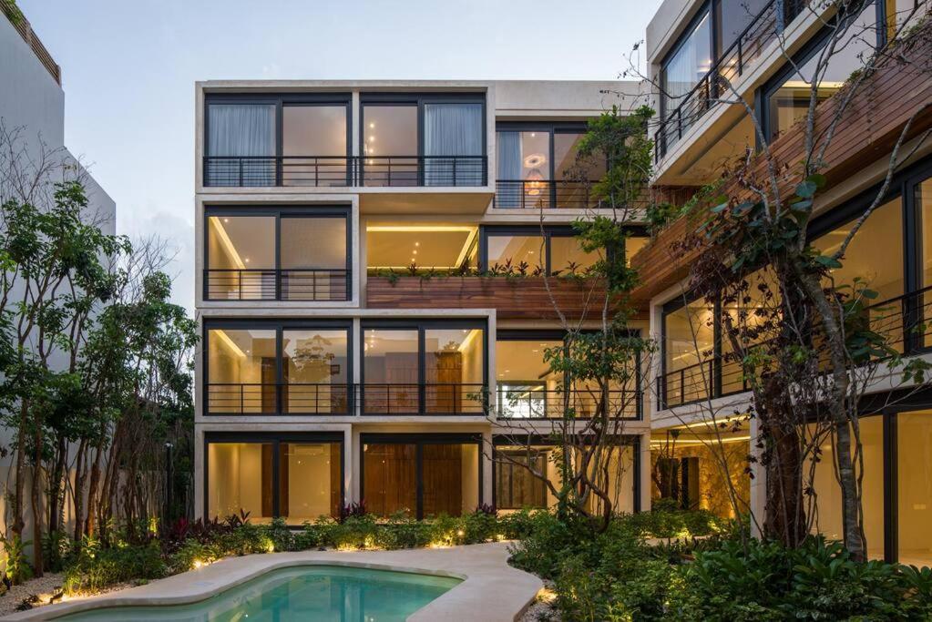 Apartment Beyond Amazing 3bd 2br/ Balcony *