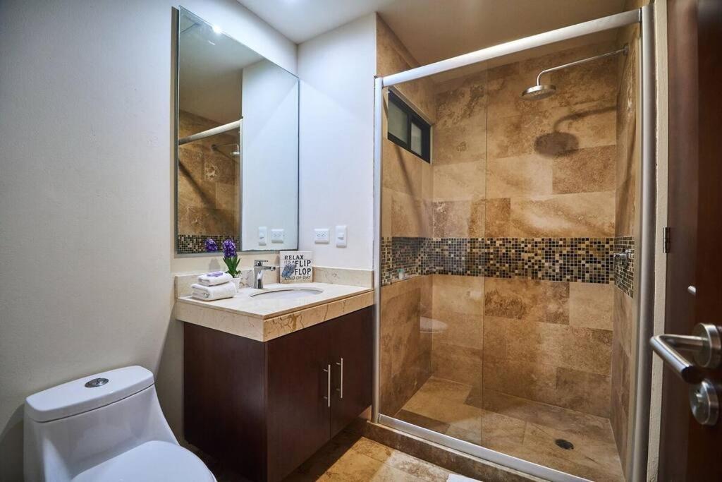 Zen Oasis Swim Up Pool W Tiki Hut Bar + Gym Apartment Tulum