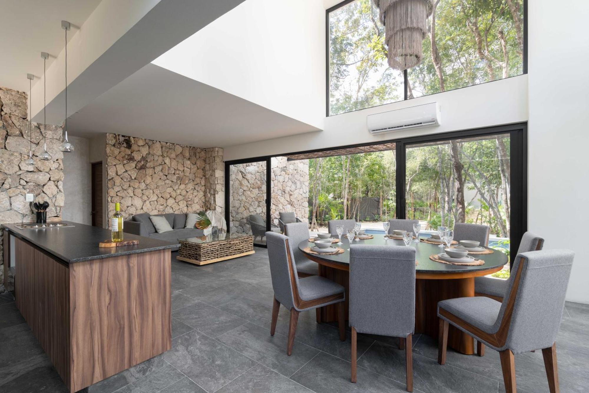 Twelve O'clock - Luxury