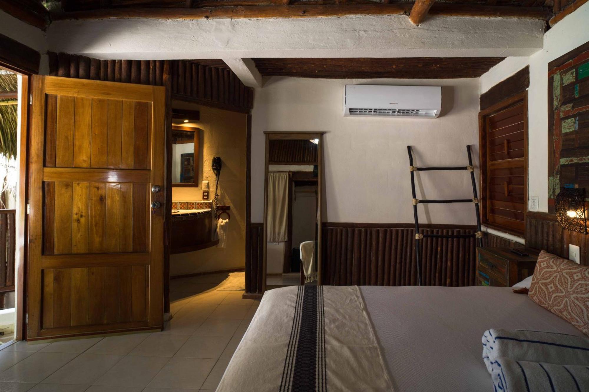 Bt Live Located At The Party Zone Tulum