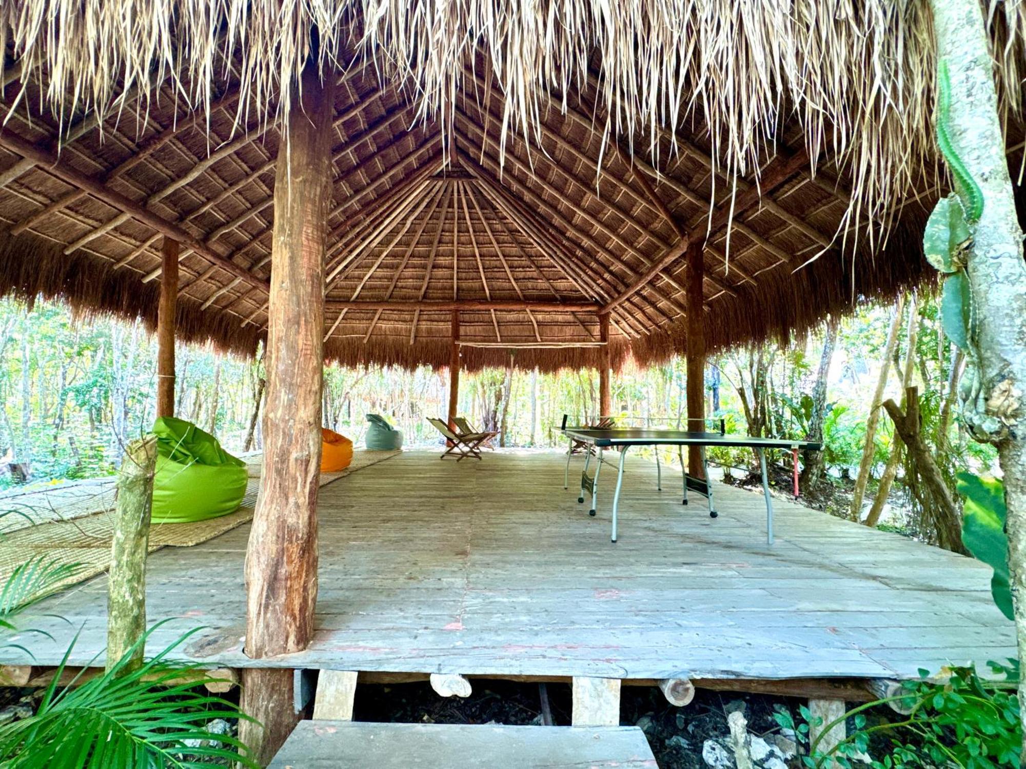 Glamping Bunga Lotus Tulum