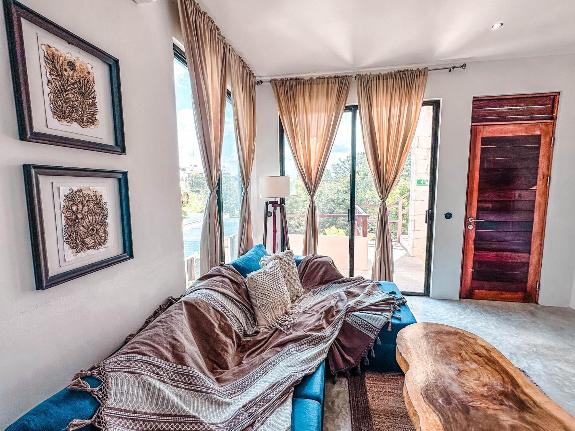 Naats Amigos Aparthotel