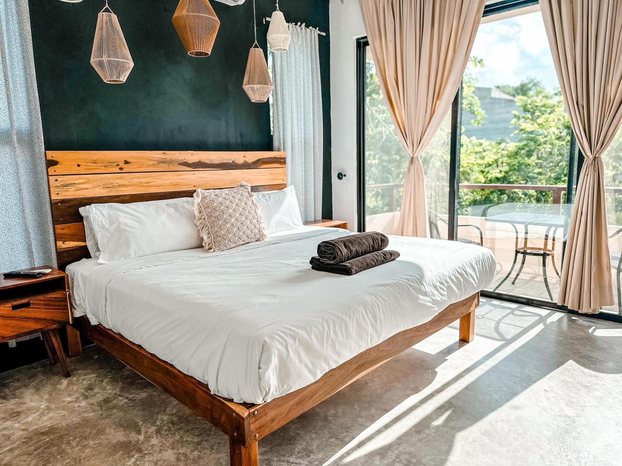 Naats Amigos Aparthotel