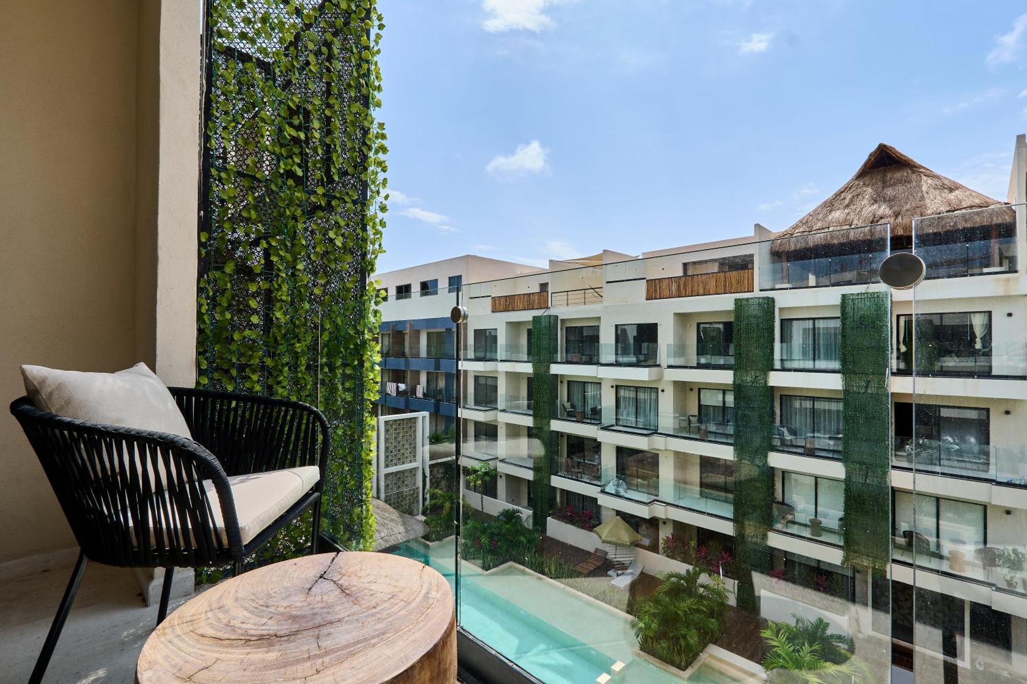 Bakal By Lockey Hotel 4*