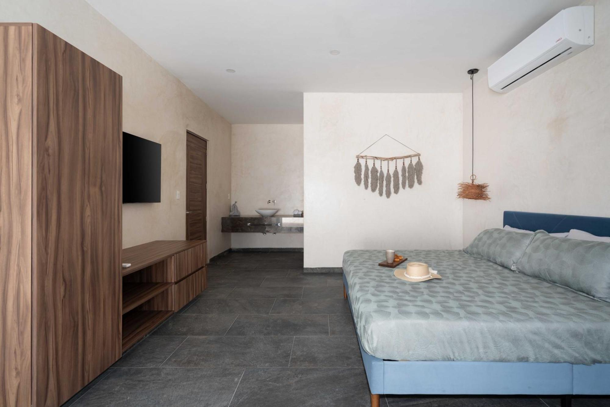 Twelve O'clock - Luxury Tulum