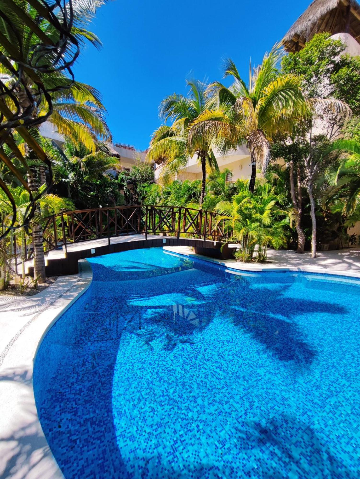 Spacious Penthouse With Private Rooftop In Gated Community Apartamento *