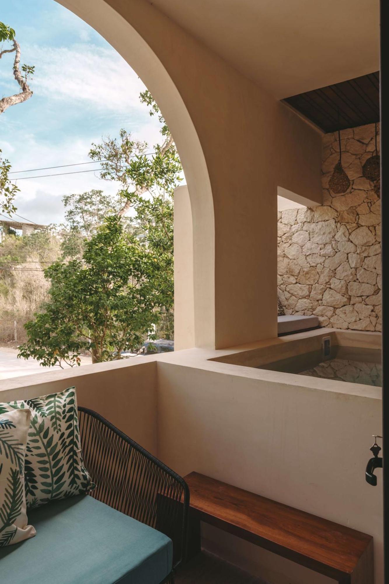 Bohemian With Private Pool Apartment *