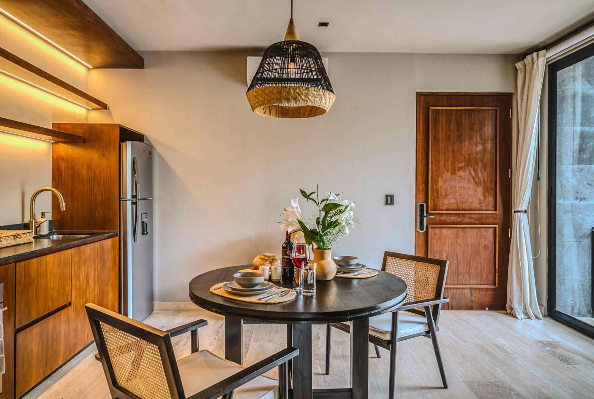 Art Design Loft With Pool, Big Gym, Spa, Hot Tub *