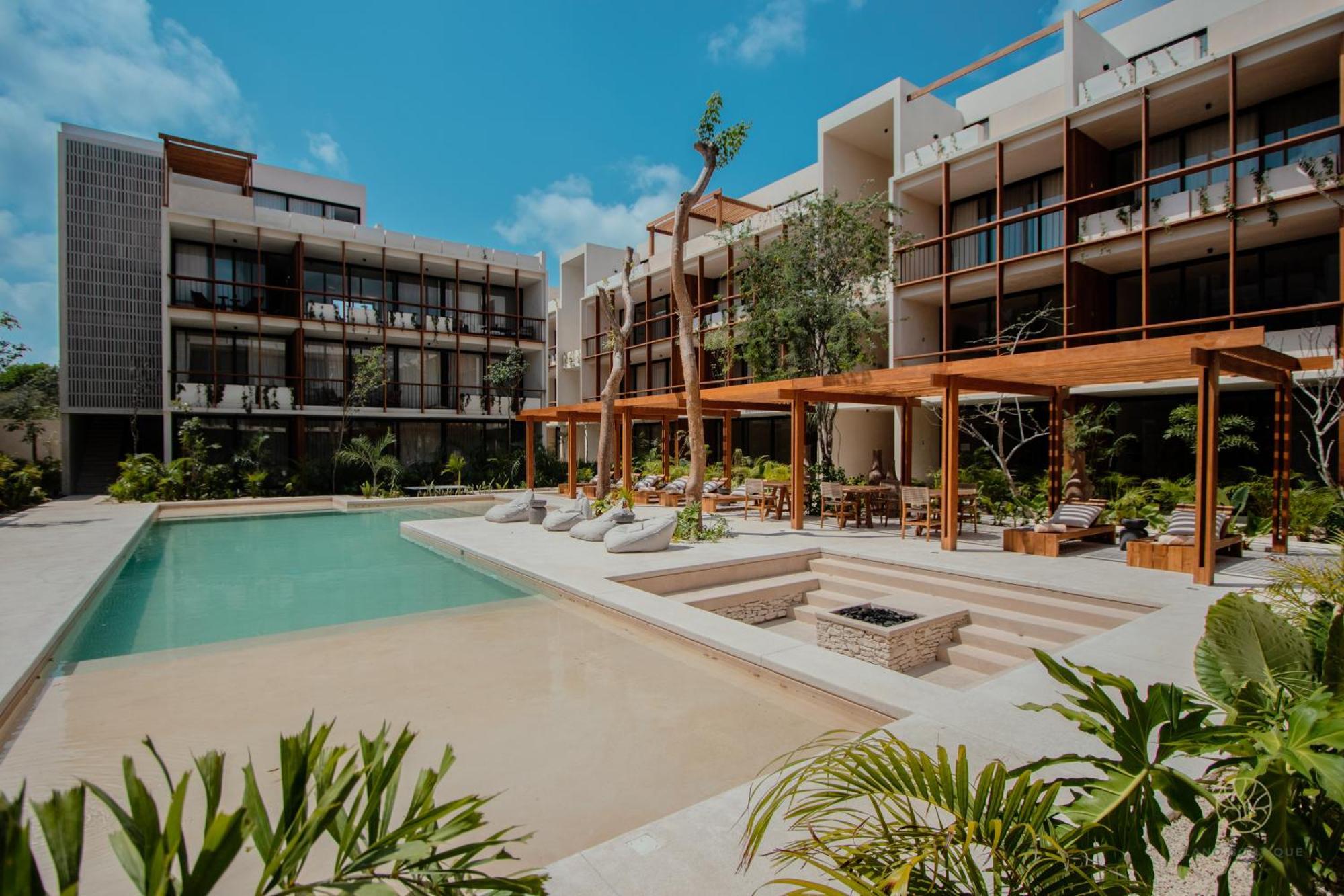 Muunek By Land Boutique Apartahotel