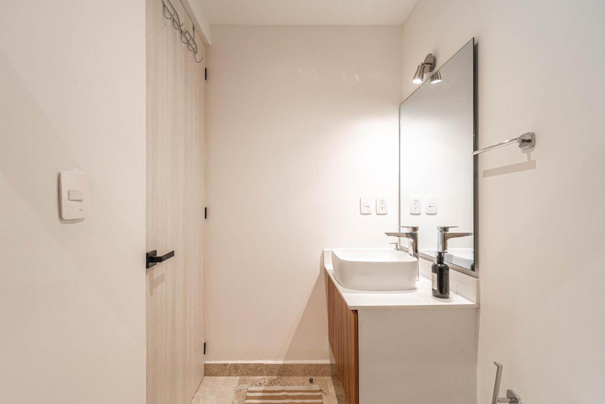 Holiday home 1 Bd With Private Balcony, Rooftop Pool, Gym *