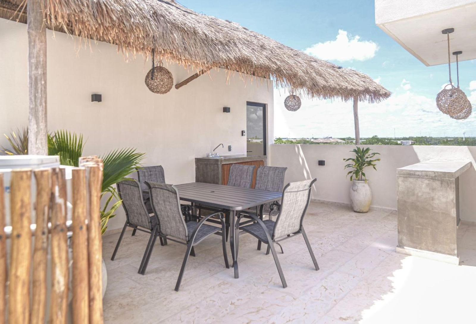 Luxury Penthouse-private Rooftop Pool-walkable Apartment *