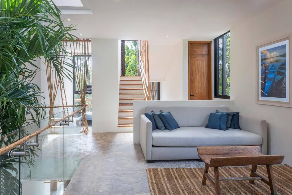 Holiday home Twin 8br, Concierge, Gated ,jacuzzi, Paddle Court *