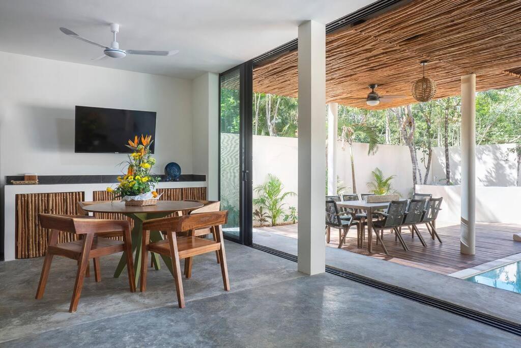 Holiday home Twin 8br, Concierge, Gated ,jacuzzi, Paddle Court Tulum