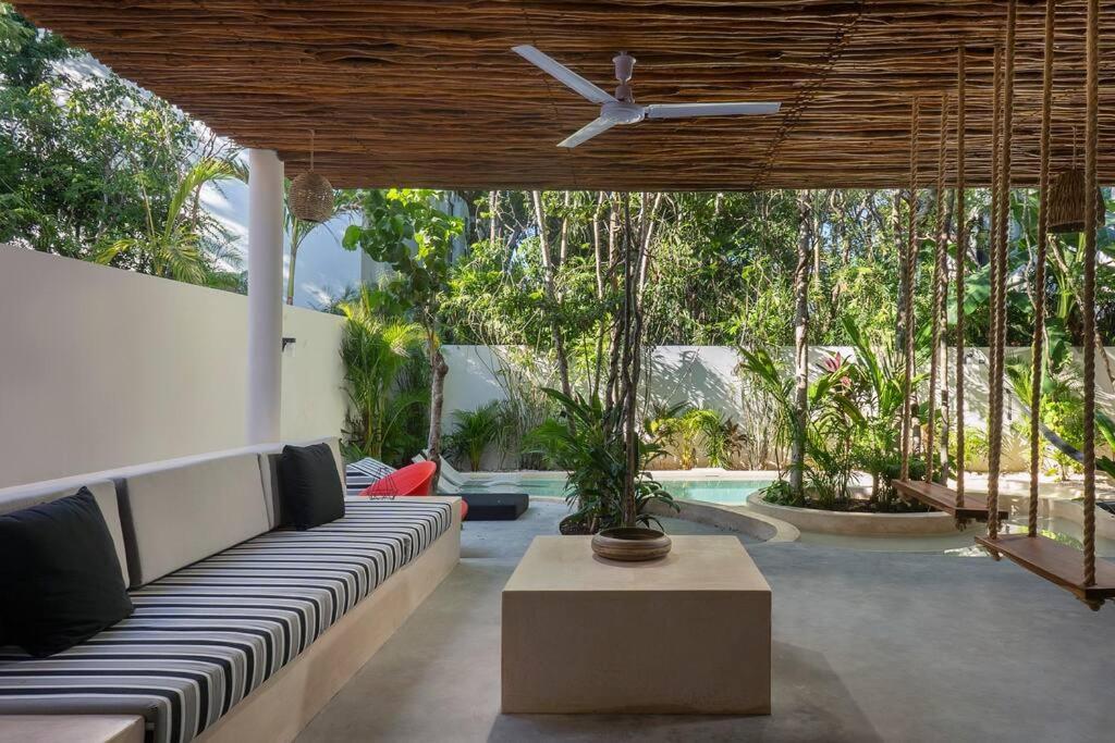 Twin 8br, Concierge, Gated ,jacuzzi, Paddle Court Holiday home
