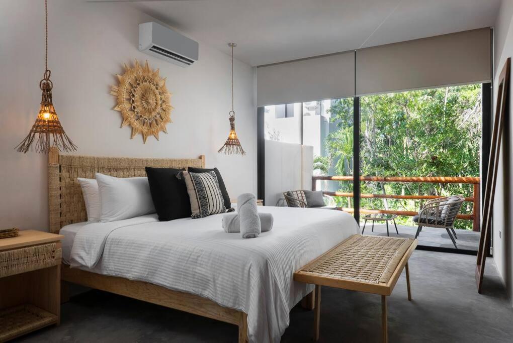 Twin 8br, Concierge, Gated ,jacuzzi, Paddle Court Holiday home *