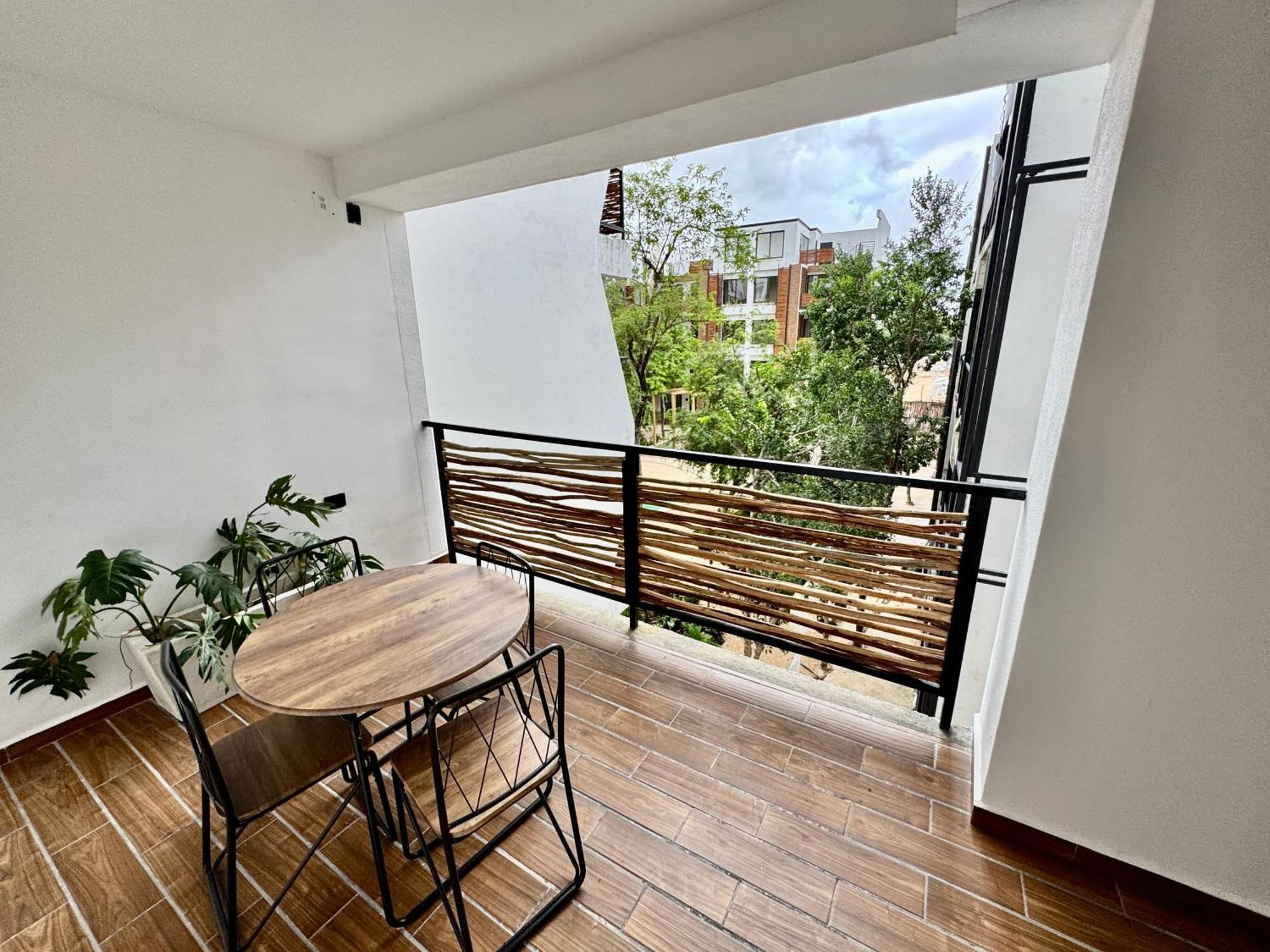 Chic 2br Condo, Private Jacuzzi And 2 Free Bikes Apartment *