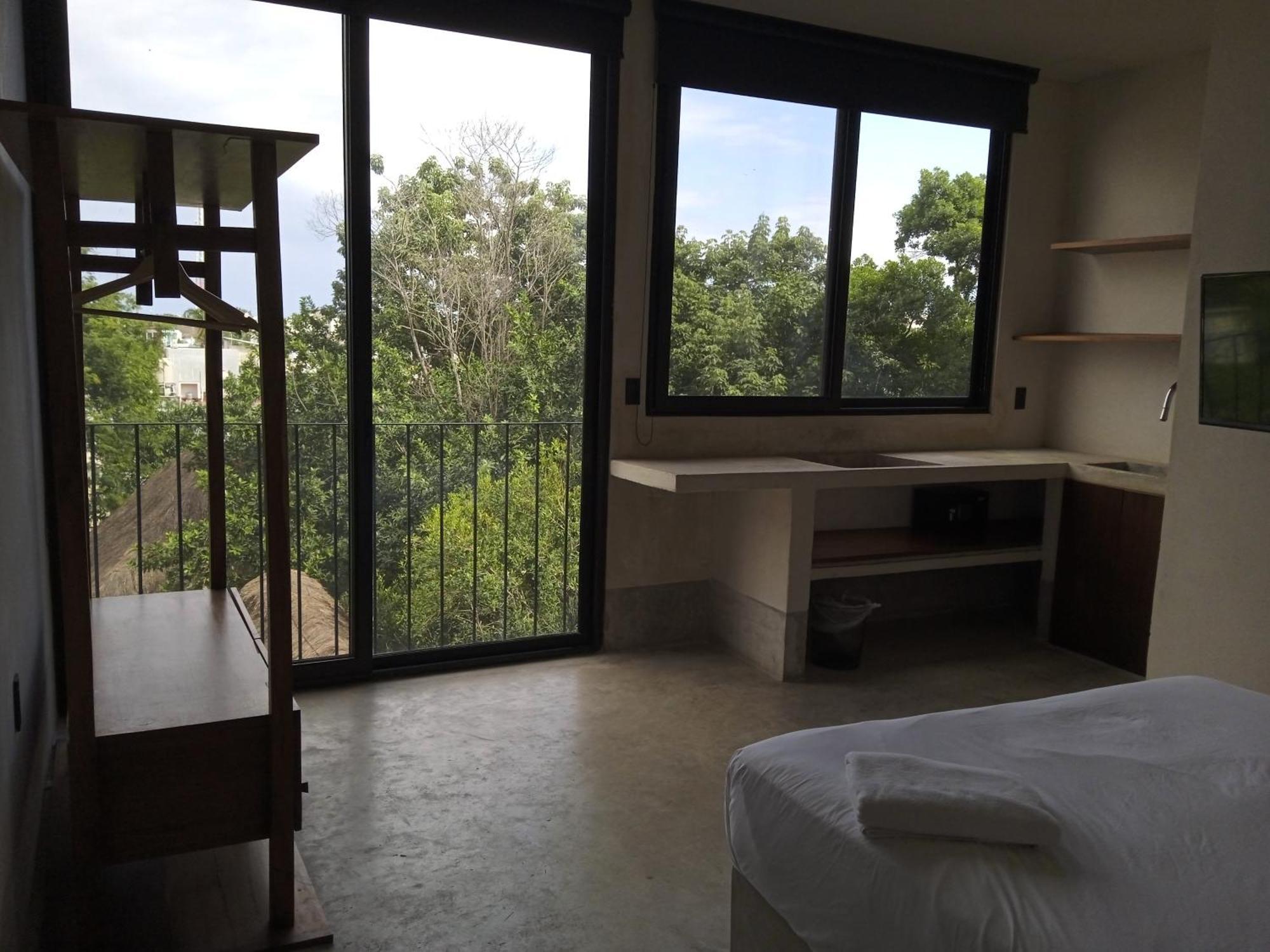 Nuee Hotel & Beach Club 4*