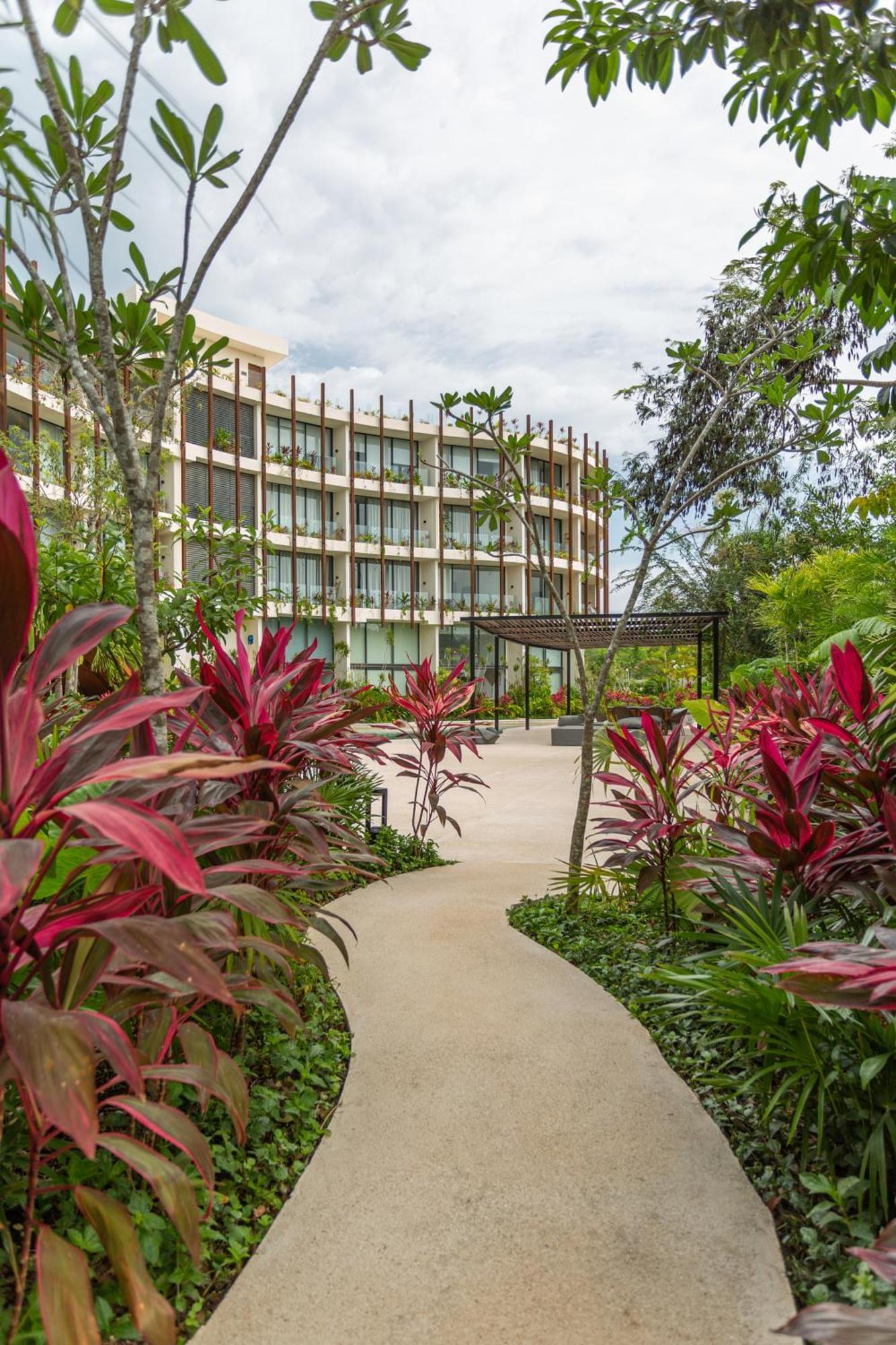 Mistiq Gardens 2 Apartment *