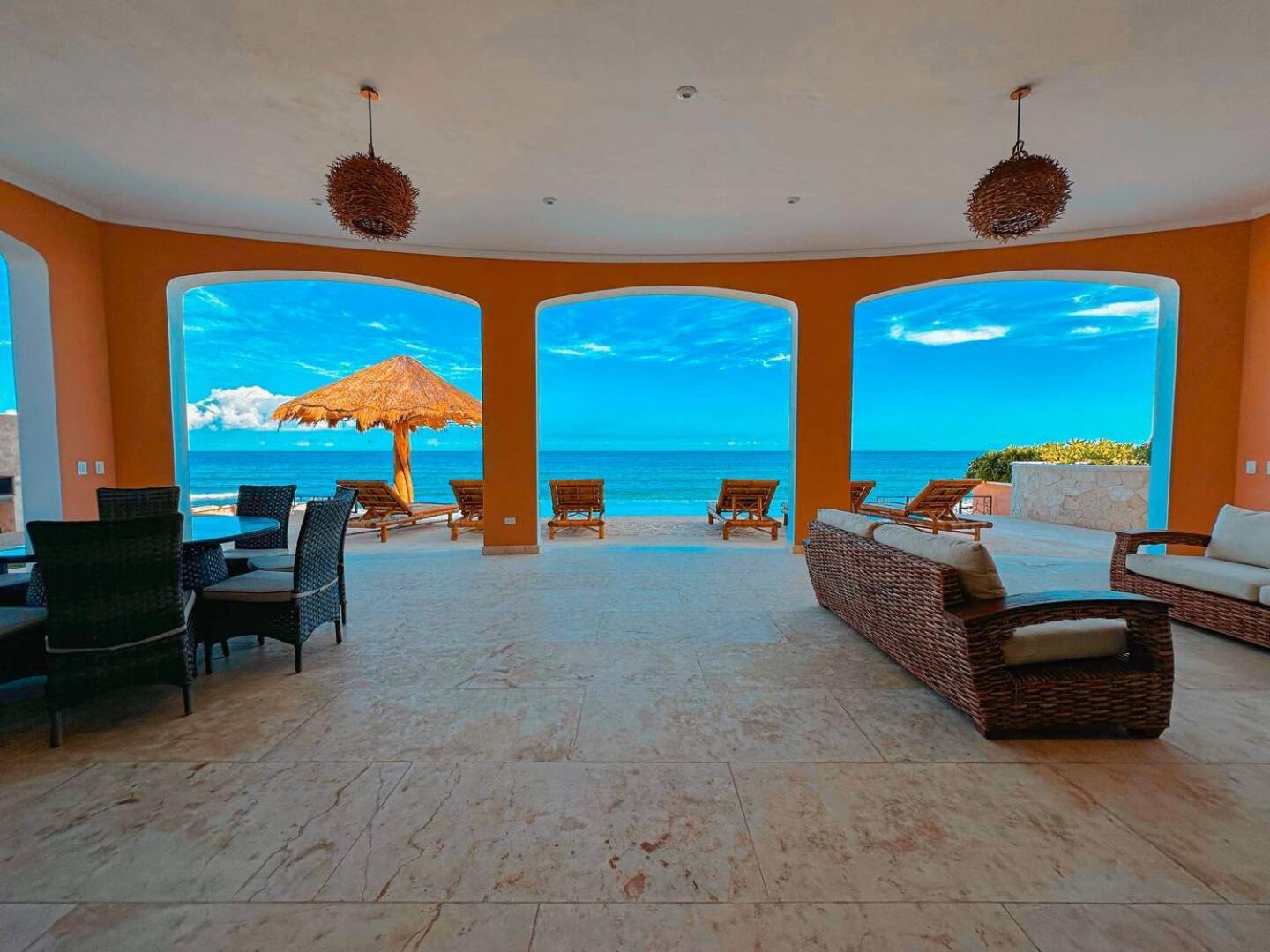 Spacious Oceanfront With 7 Bedrooms, Pool, Premium Amenities & Reliable Generator Villa *